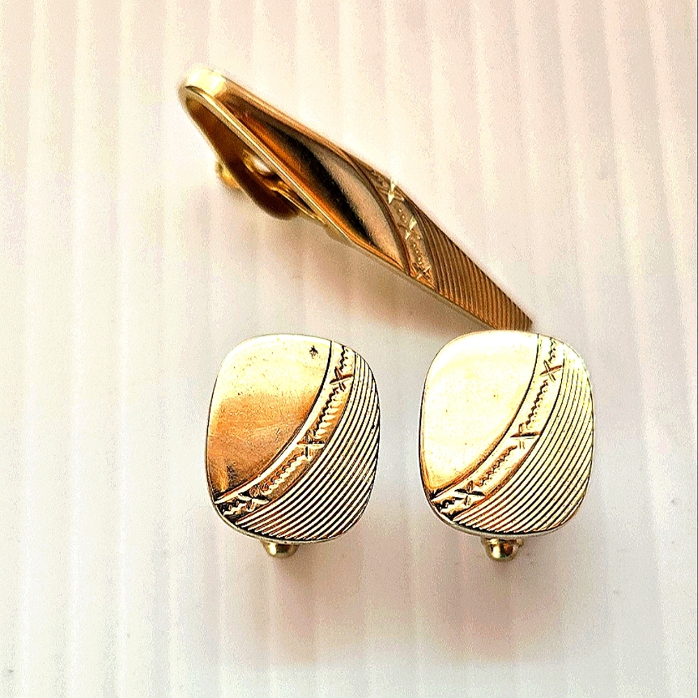 Vintage Gold Tone Cufflinks and Tie Clip Set